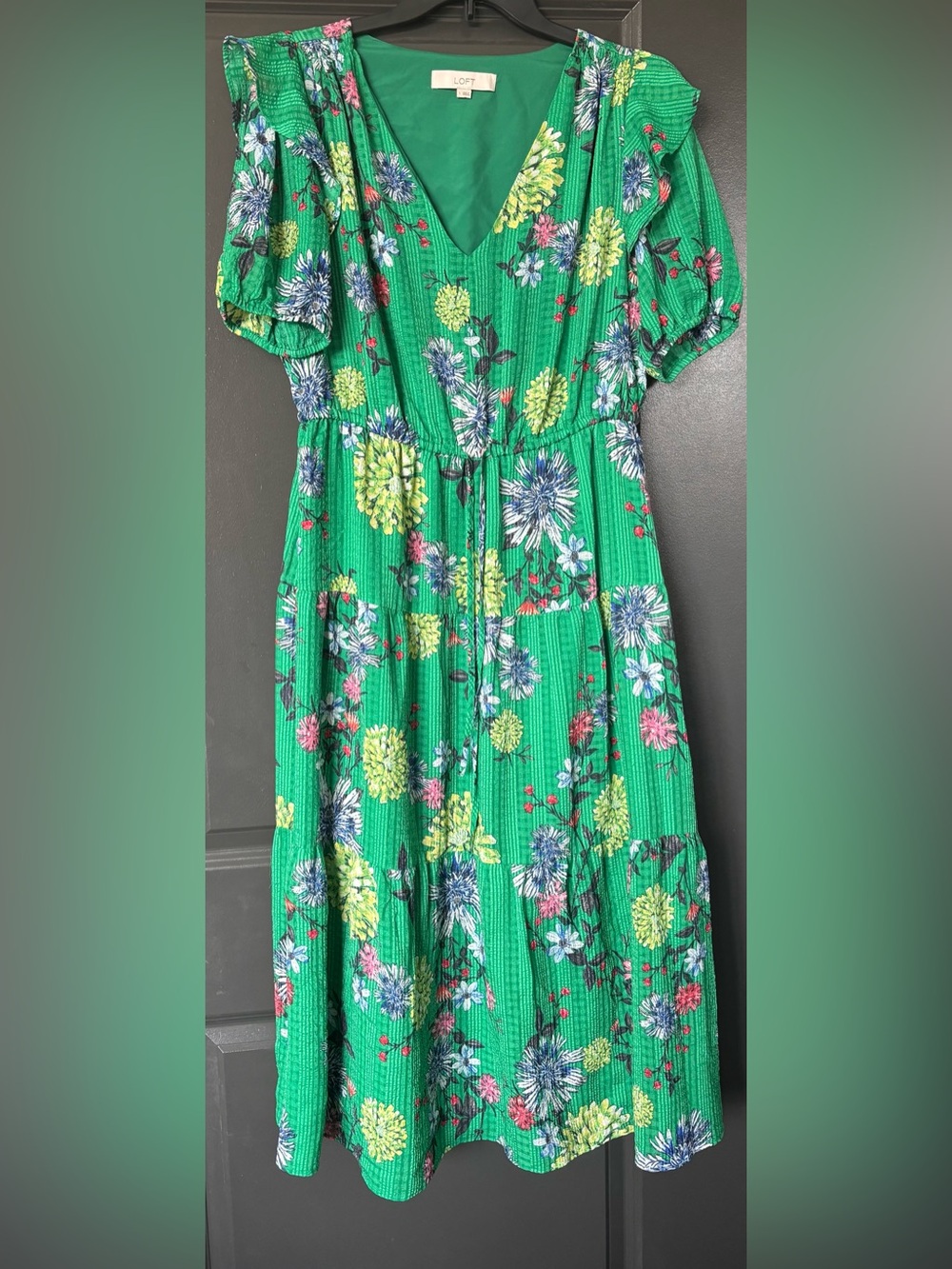 LOFT Green Floral V-Neck Tiered Dress with Puff Sleeves